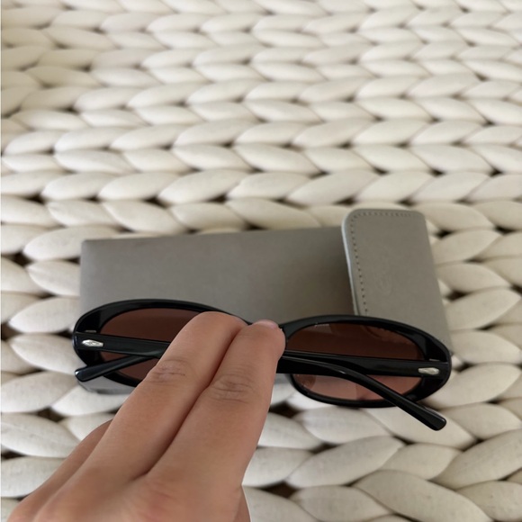 NWT sunglasses - Picture 3 of 4